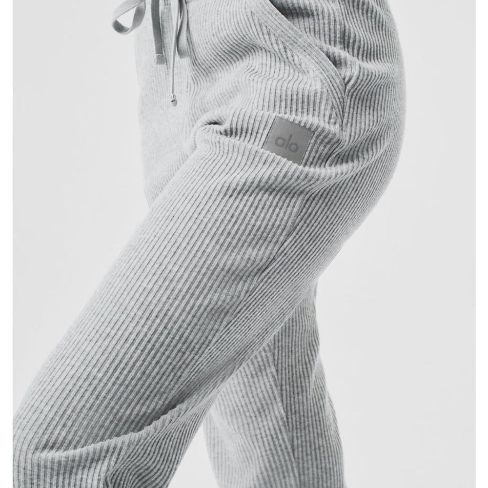 ALO Yoga Athletic Heather Gray Muse Sweatpants Small